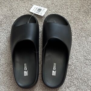 32 Degrees Black Cool Slides unisex